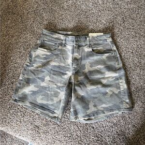 Low Rise Baggy Short